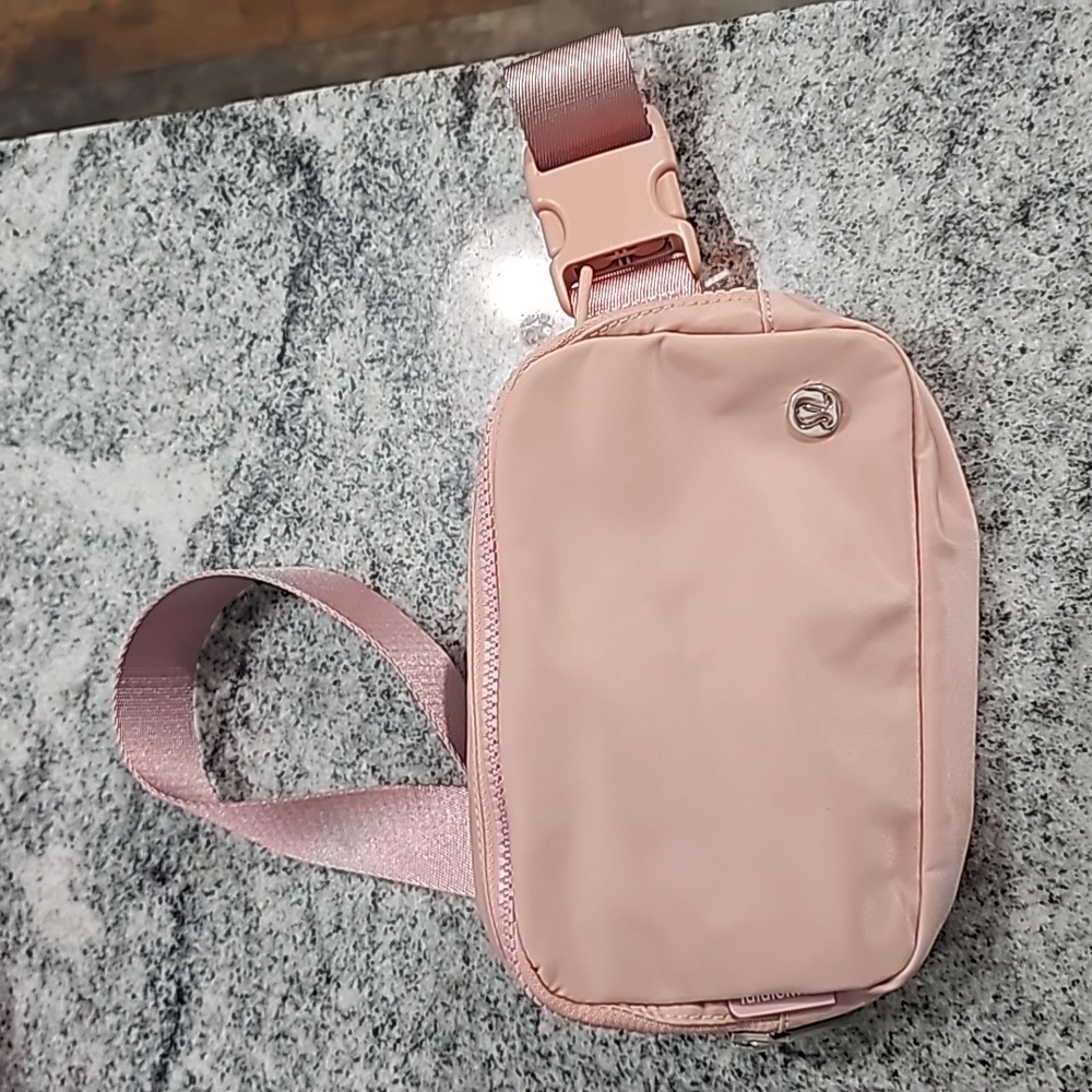 Lululemon Everywhere Belt Bag Pastel Pink 1L